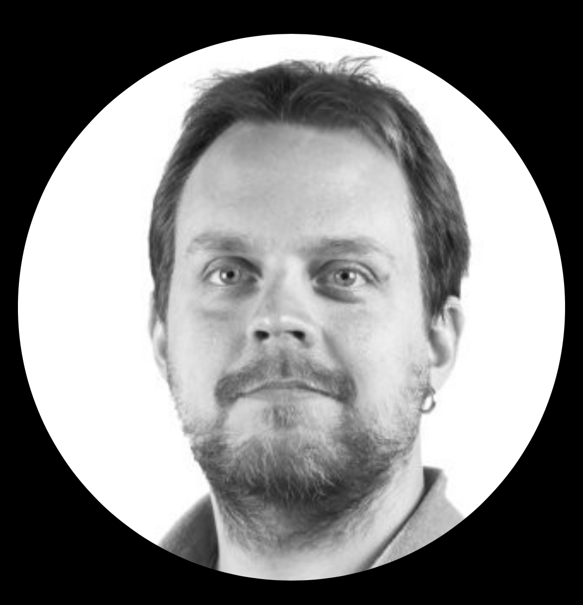 Svartvit profilbild på Stefan Toftevall